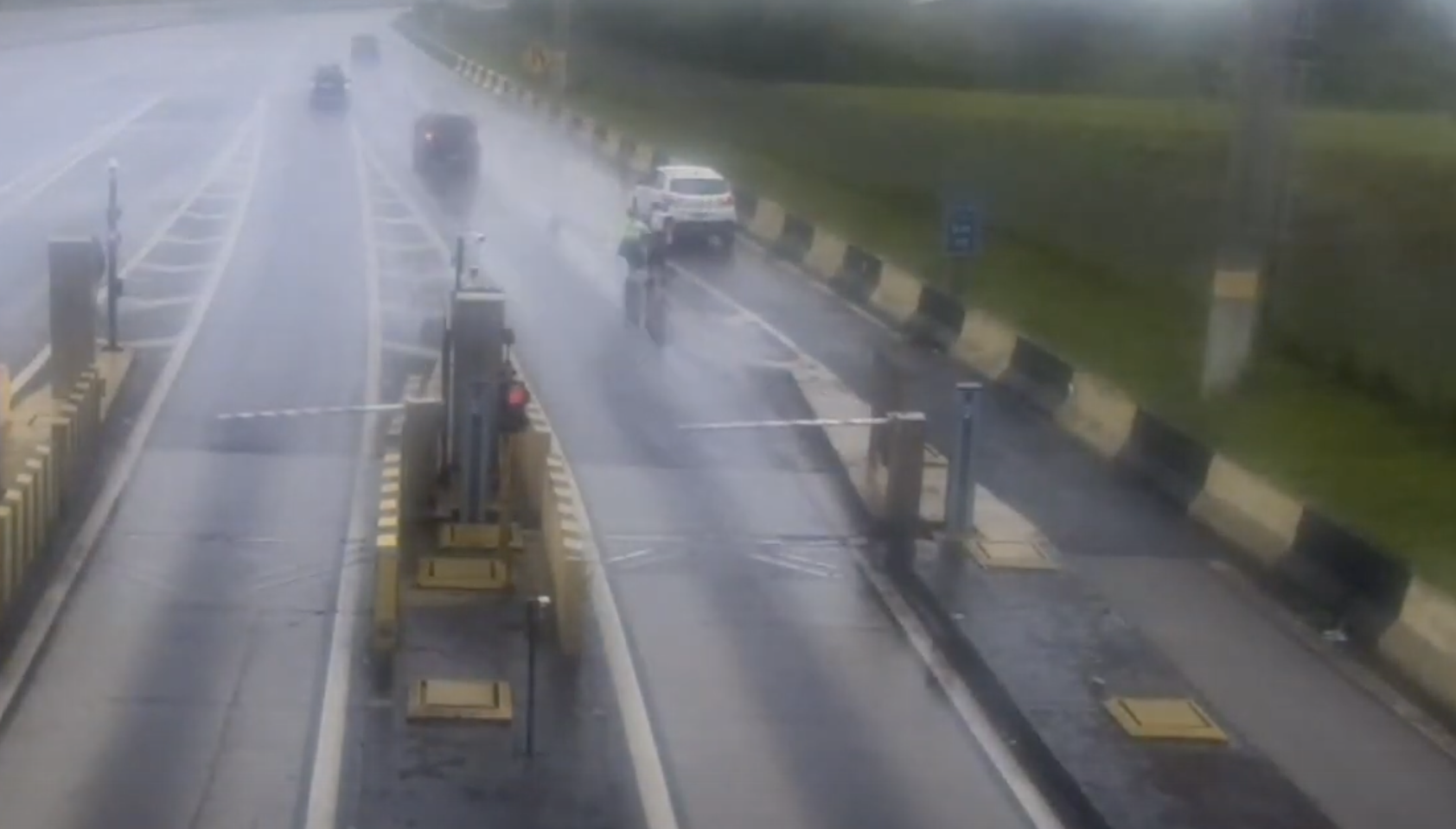 Menino de 3 anos é salvo na rodovia Carvalho Pinto