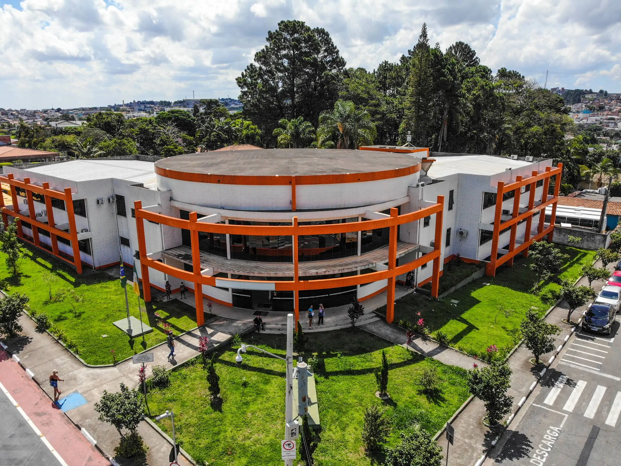 Ferraz anuncia comemorações do Dia Internacional da Mulher