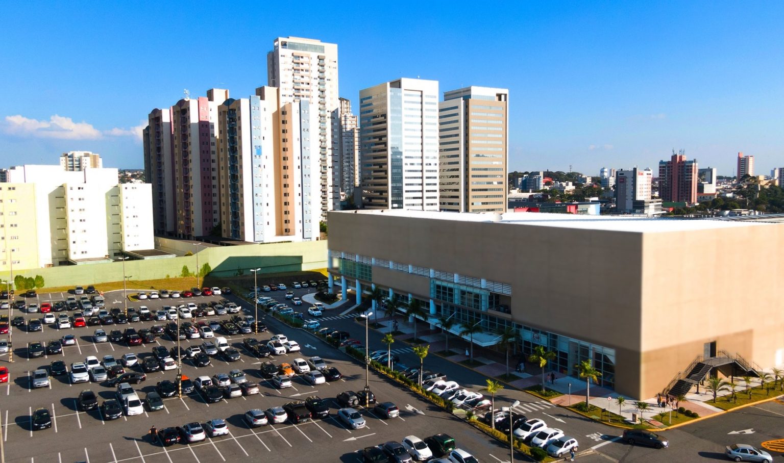 Mogi Shopping tem 15 vagas de emprego, com destaque para área de fast food
