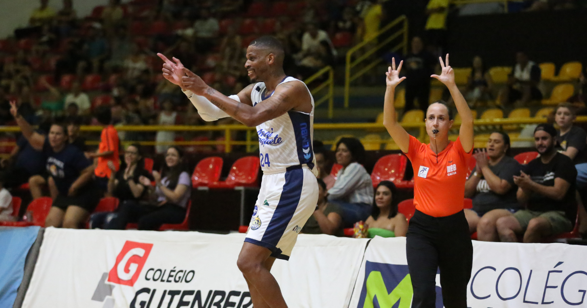 Mogi Basquete vence São José em casa e segue vivo na briga pelos playoffs 