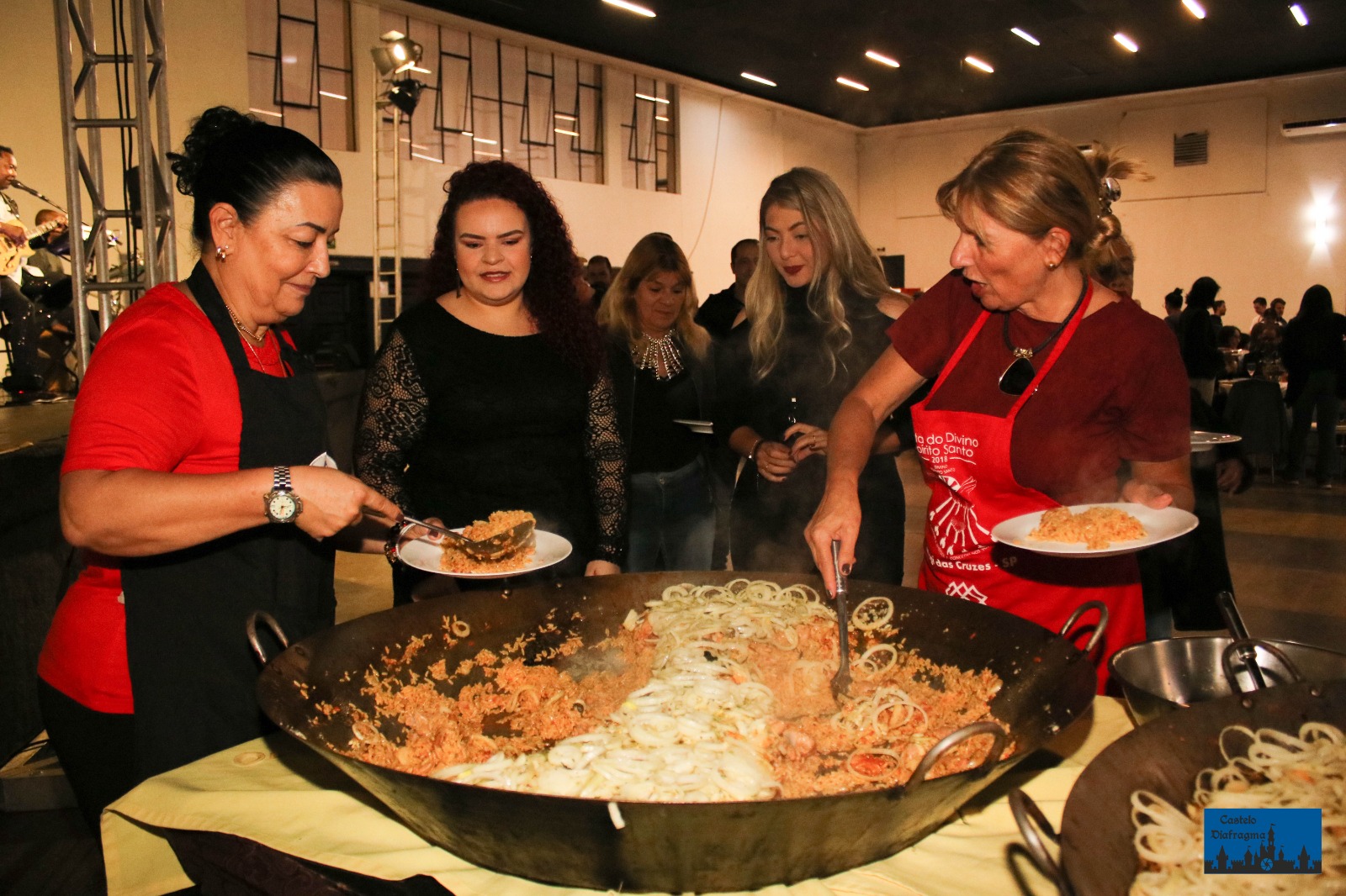 Festa do Divino promove tradicional Frango à Basilicata nesta quinta-feira (18)