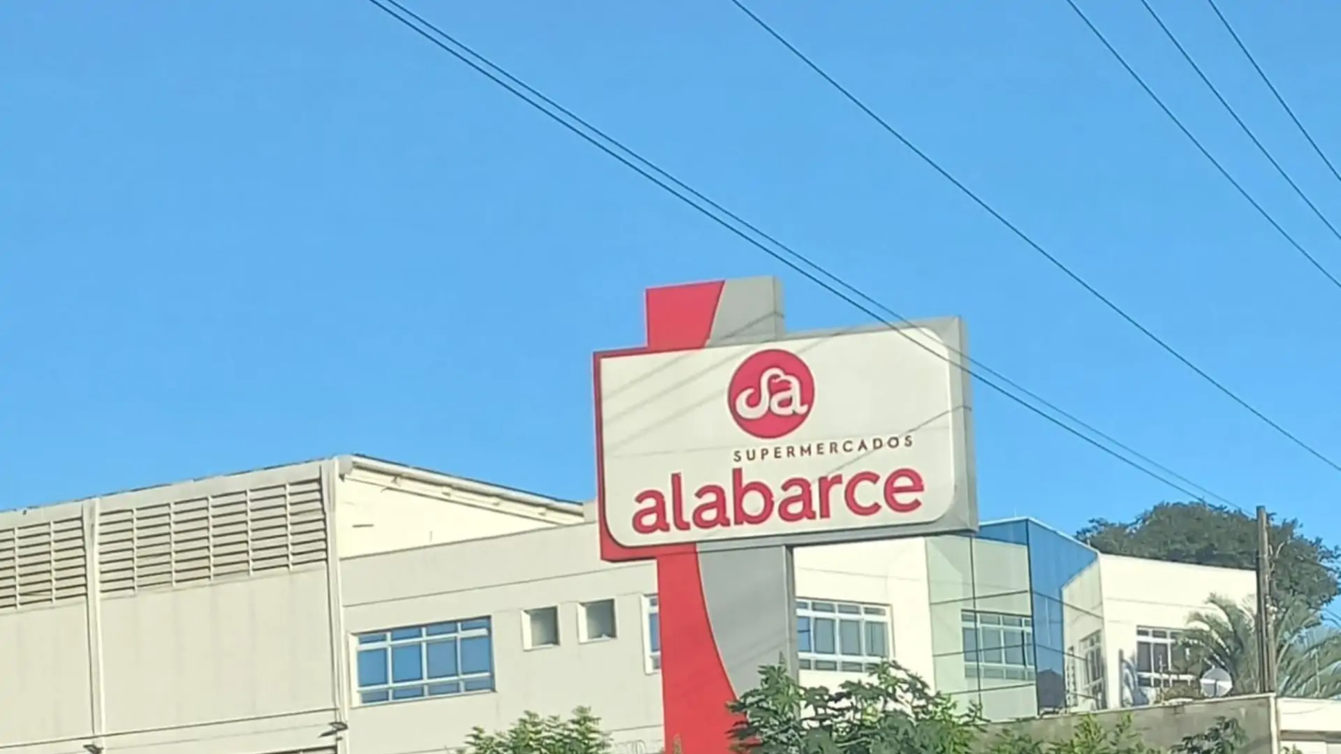 Alabarce anuncia supermercado em César de Souza com até 200 empregos
