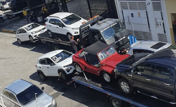 Policia apreende veículos de loja de Mogi suspeita de lavagem de dinheiro