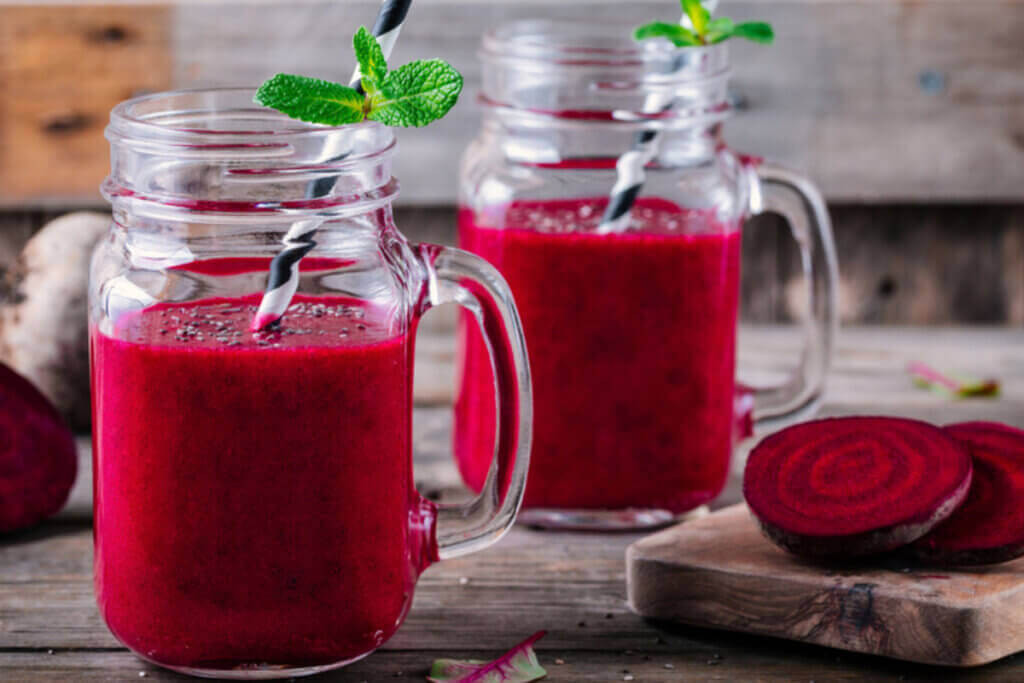 Suco de beterraba com limão