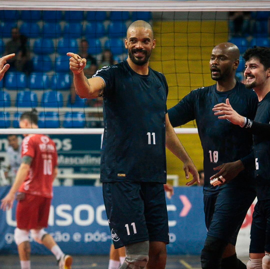 Suzano Vôlei anuncia contratação do central Wennder Lopes