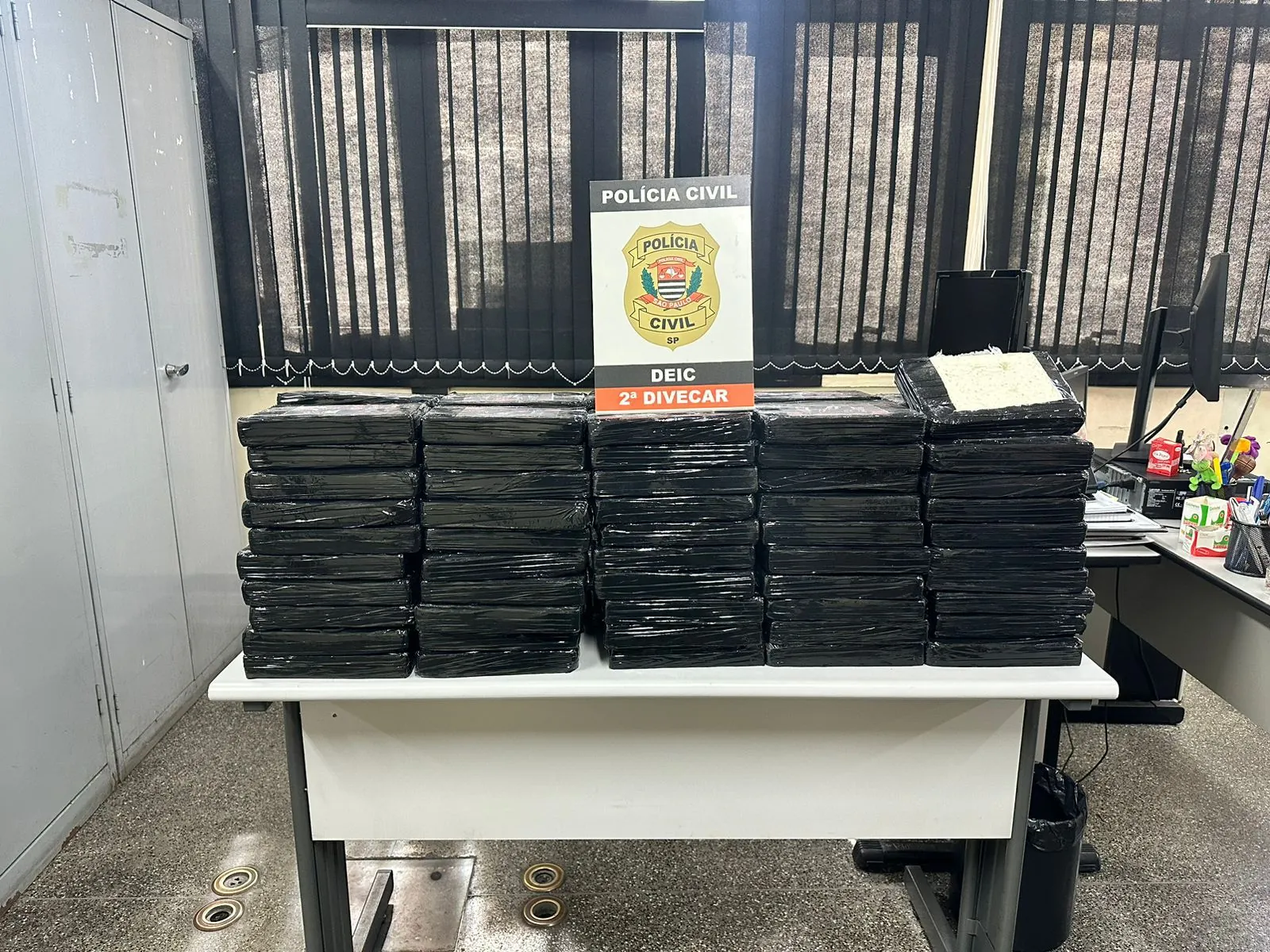 Polícia Civil apreende 100 kg de cocaína em ação em Guarulhos