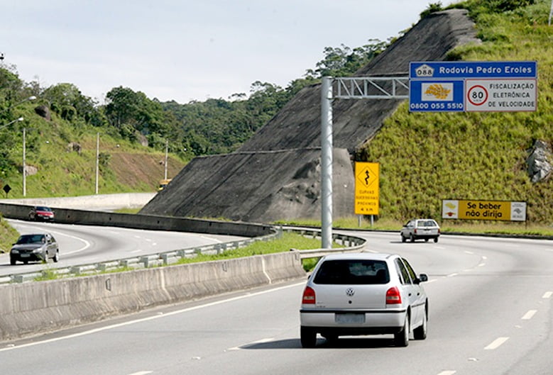 Homem é preso por dirigir caminhão com placa adulterada na Rodovia Pedro Eroles