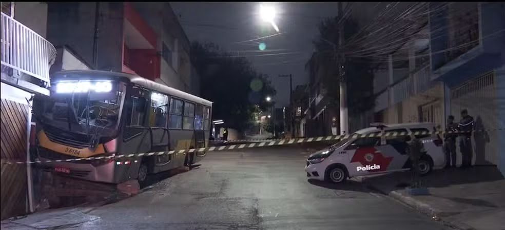 Motorista de ônibus é morto com tiro após recusar parada fora do ponto em São Paulo
