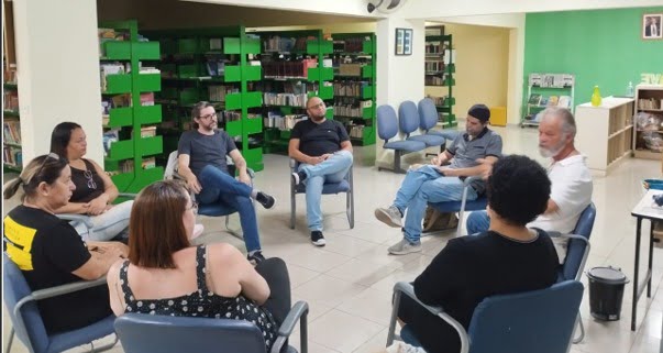 Biblioteca de Ferraz recebe comemoração dos 159 anos do livro “Alice no País das Maravilhas”