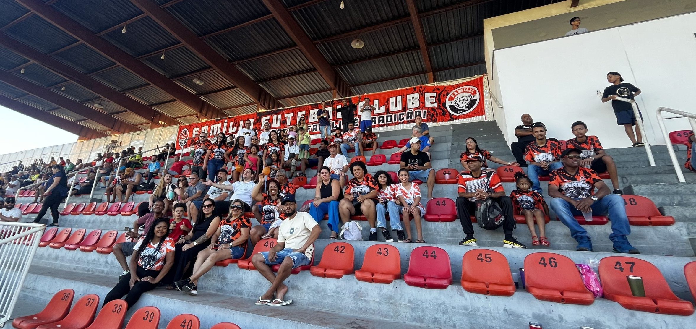 'Ganhando ou perdendo, a gente sempre tá junto', diz torcedor do Família