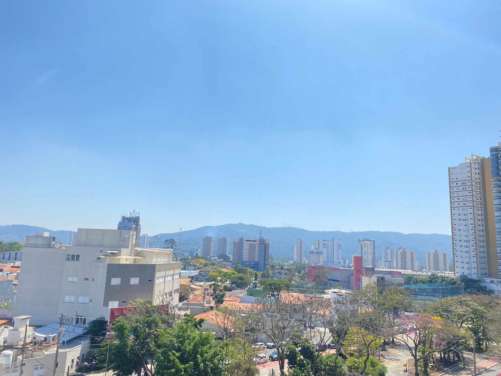 Calor predomina em Mogi e pancadas de chuva podem chegar no fim da semana