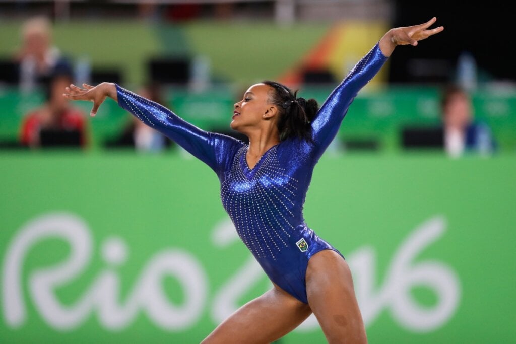 Ginasta Rebeca Andrade se apresentando nas Olimpíadas do Rio de Janeiro em 2016
