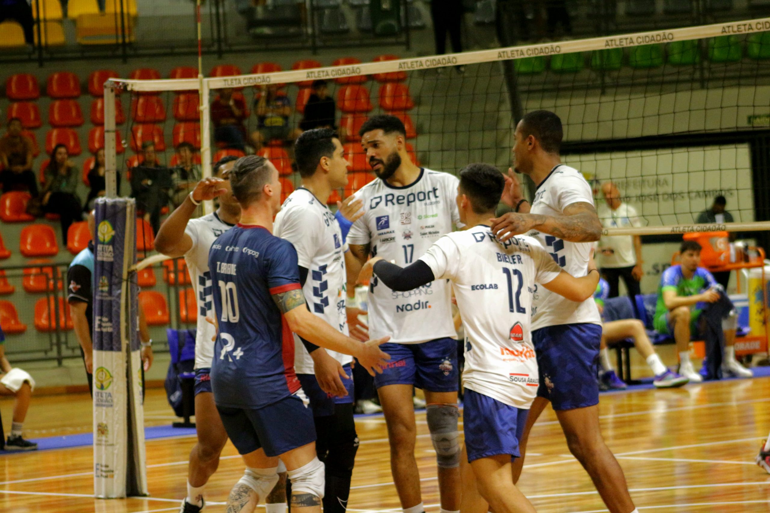 Suzano Vôlei e Sesi Bauru se enfrentam neste sábado valendo a liderança do Paulista