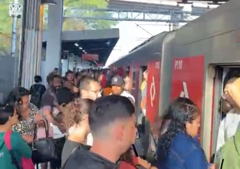 Falha na Linha 11-Coral da CPTM causa lentidão e afeta passageiros na manhã desta quinta (17)