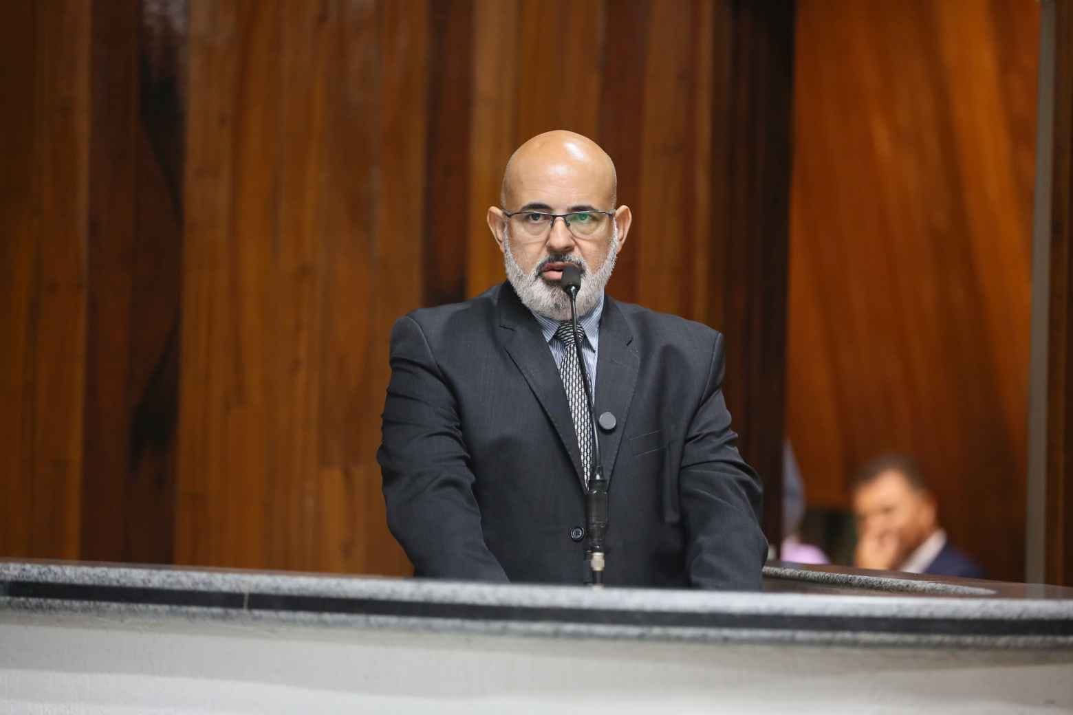 Vereadores de Mogi criam programa para ajudar jovens a buscar o primeiro emprego