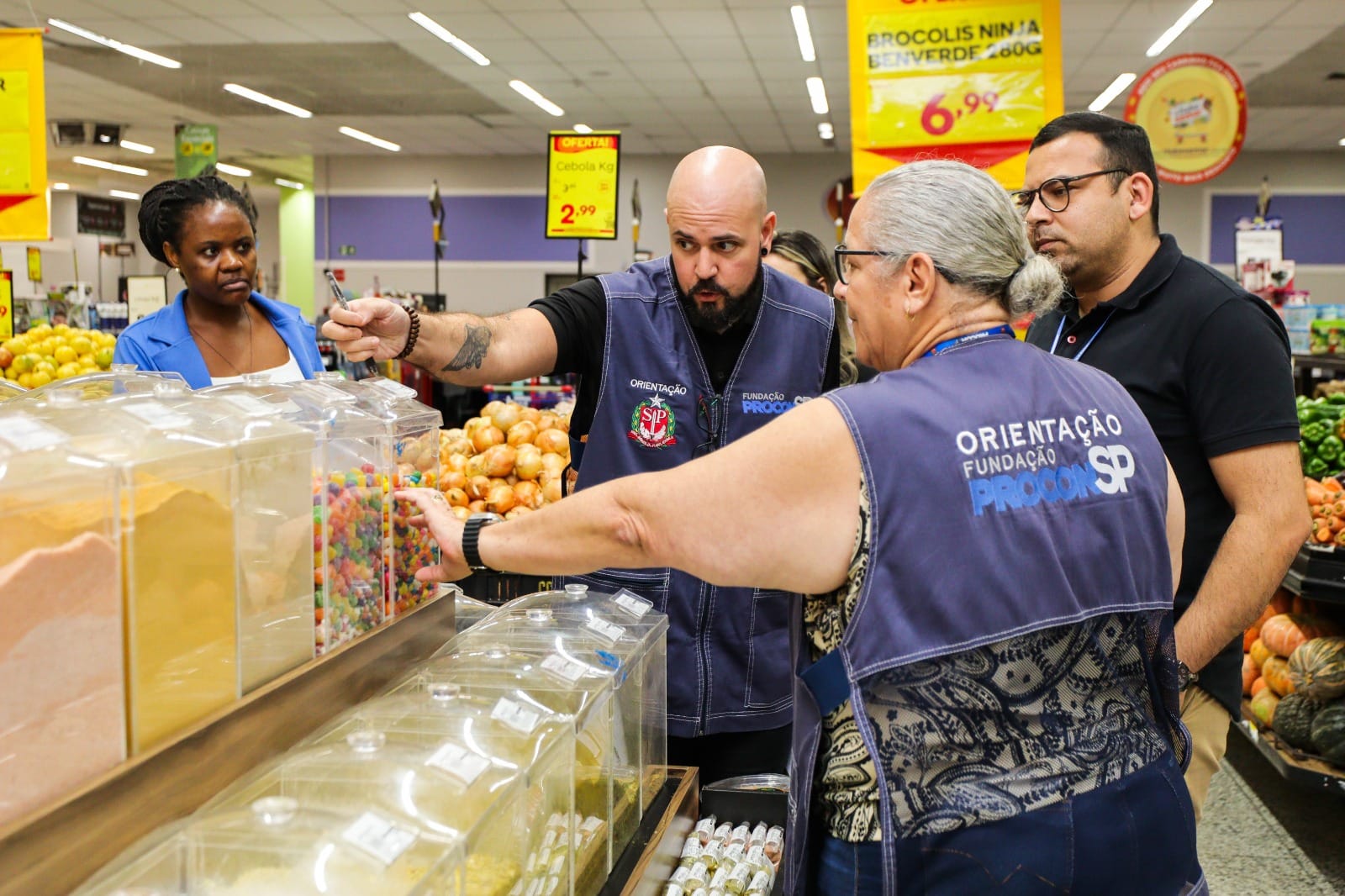 Ferraz de Vasconcelos recebe vistoria do Procon-SP para adequação de supermercados