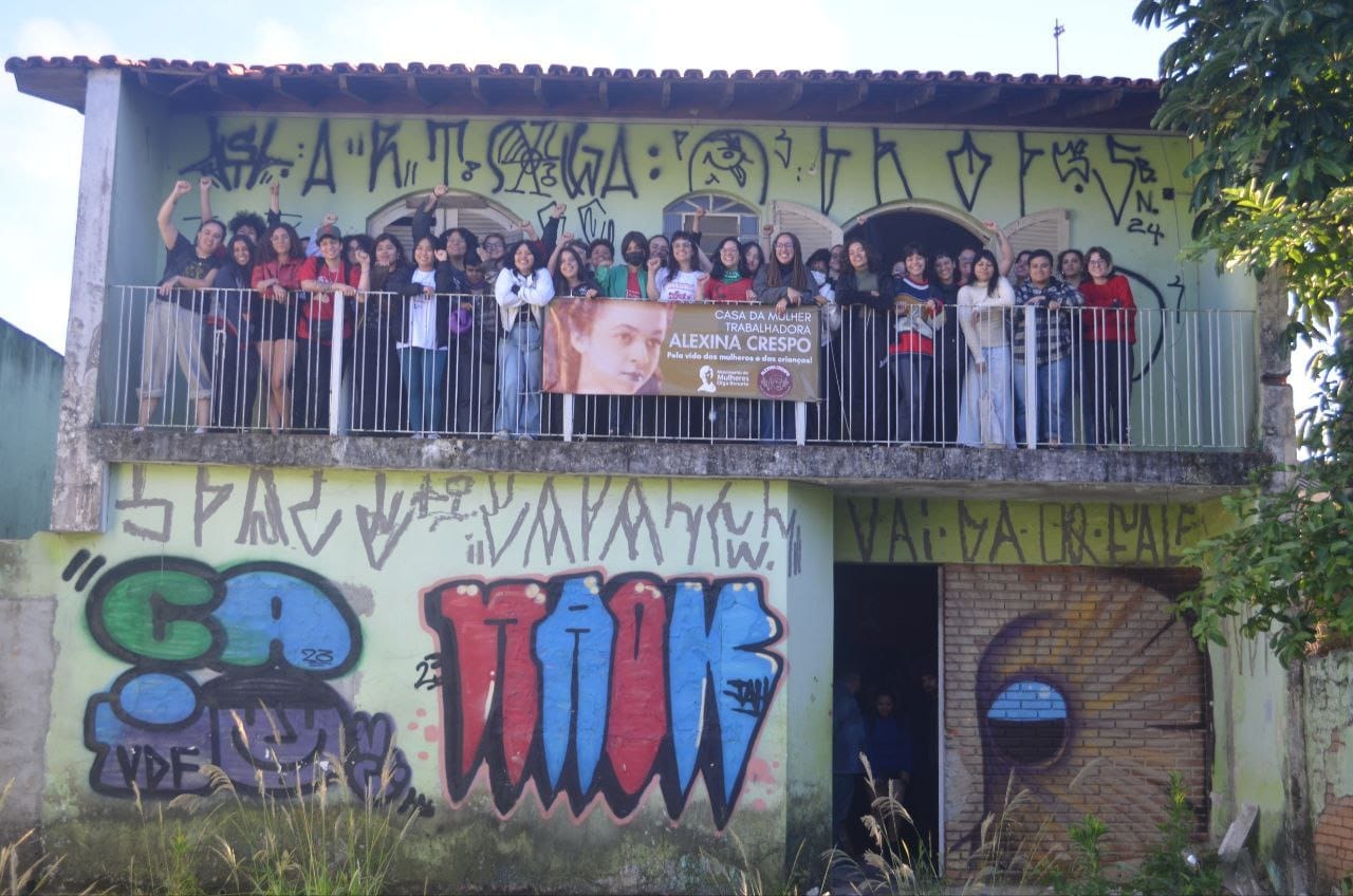 Casa do Movimento de Mulheres Olga Benario, em Suzano, é desocupada pela PM