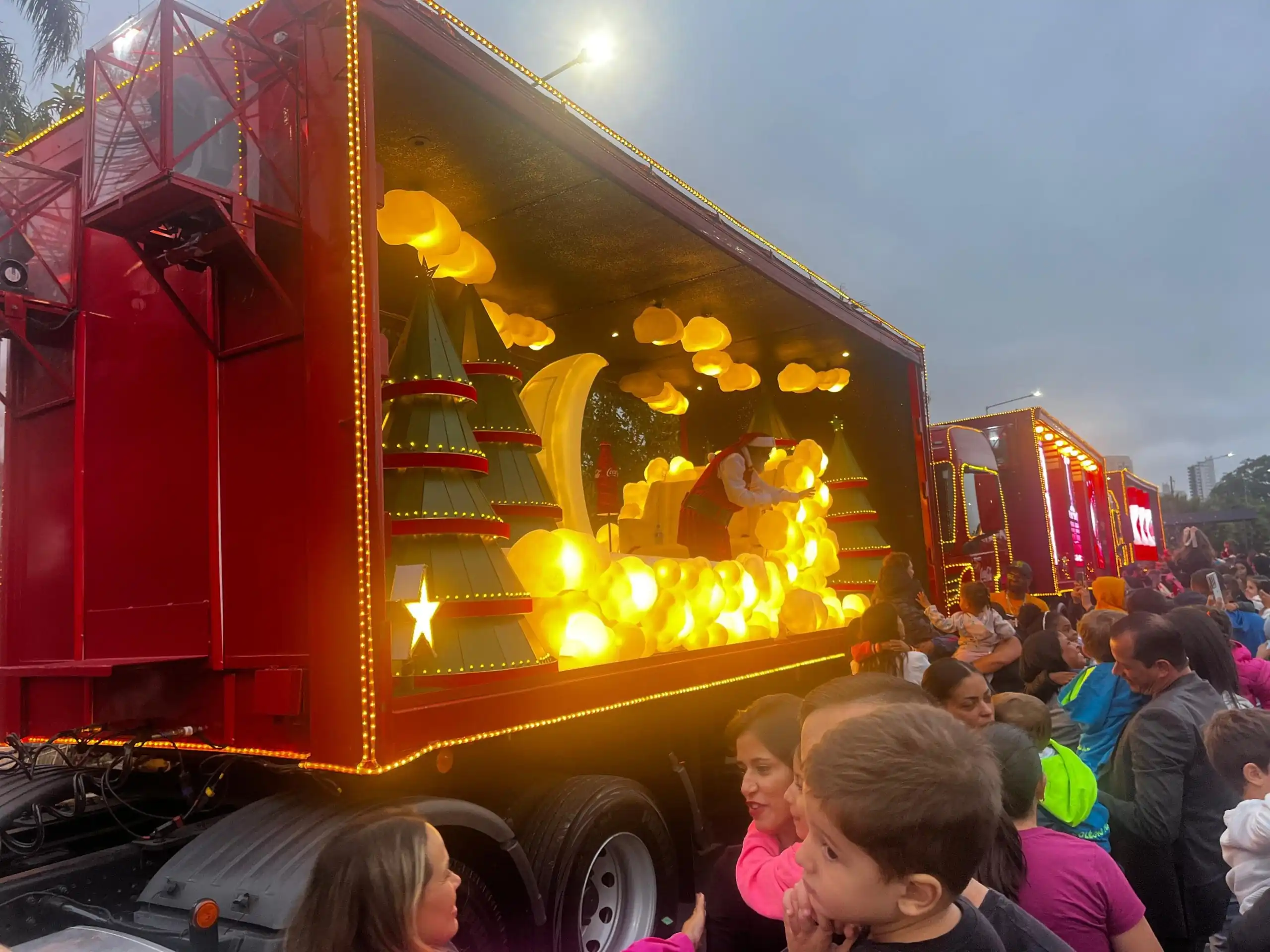 Caravana da Coca-Cola passa por Mogi das Cruzes e Suzano nesta sexta-feira; veja trajeto
