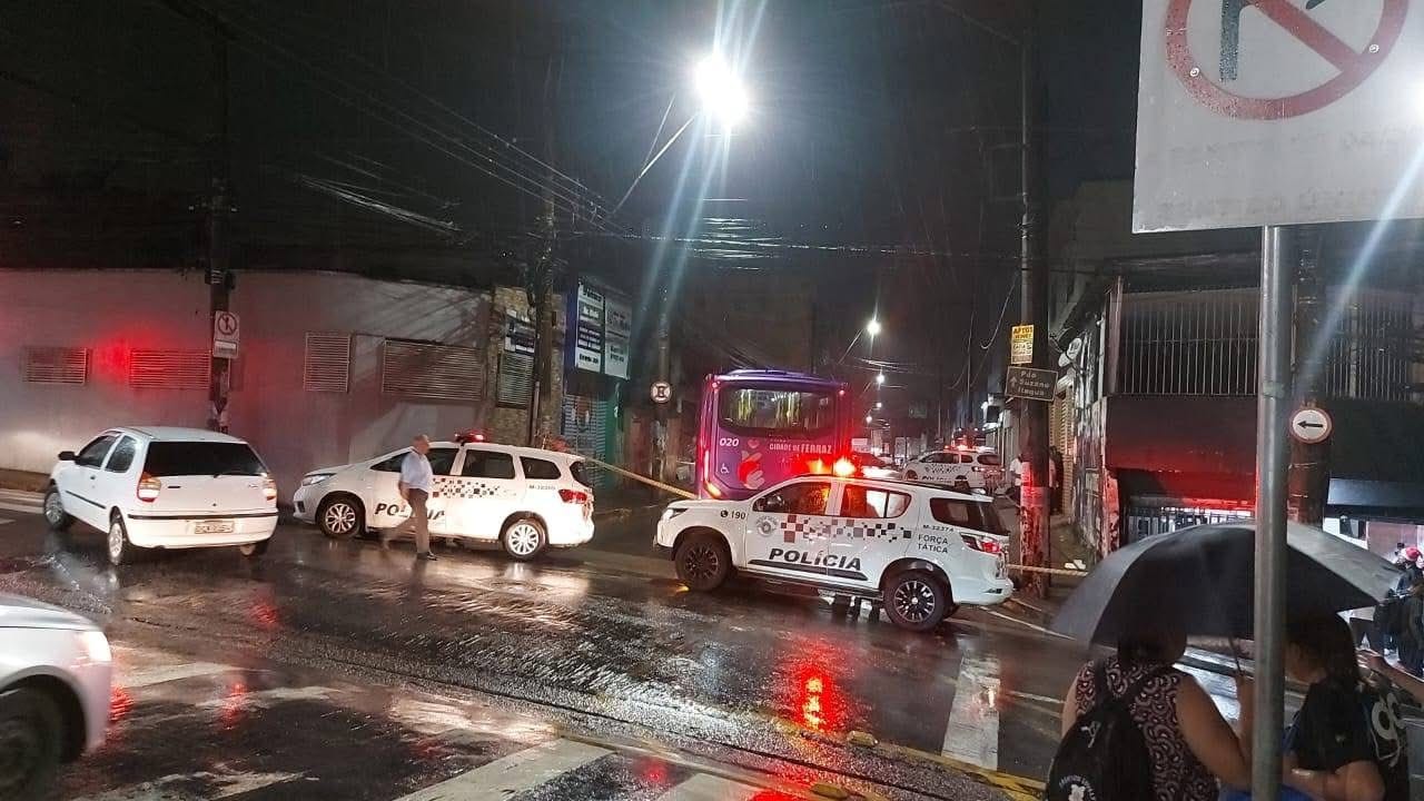Homem morre atropelado por ônibus em Ferraz de Vasconcelos