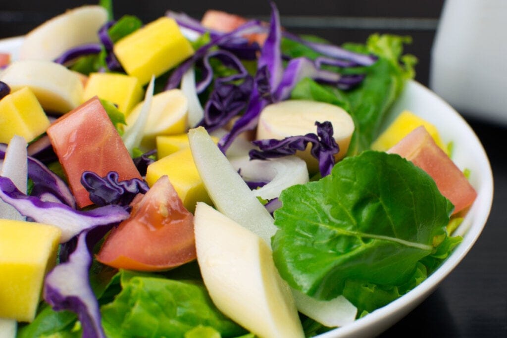 6 receitas de saladas termogênicas para ajudar a emagrecer