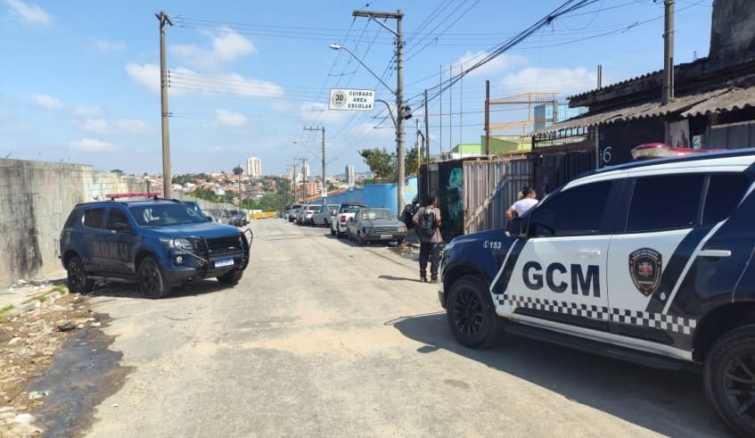 GCM apreende fios de cobre sem procedência em ferro-velho de Mogi das Cruzes