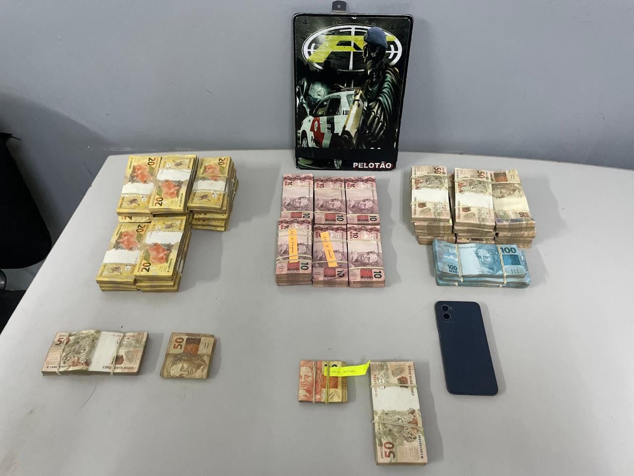 Agiota é preso com mais de R$ 122 mil durante abordagem em Itaquaquecetuba