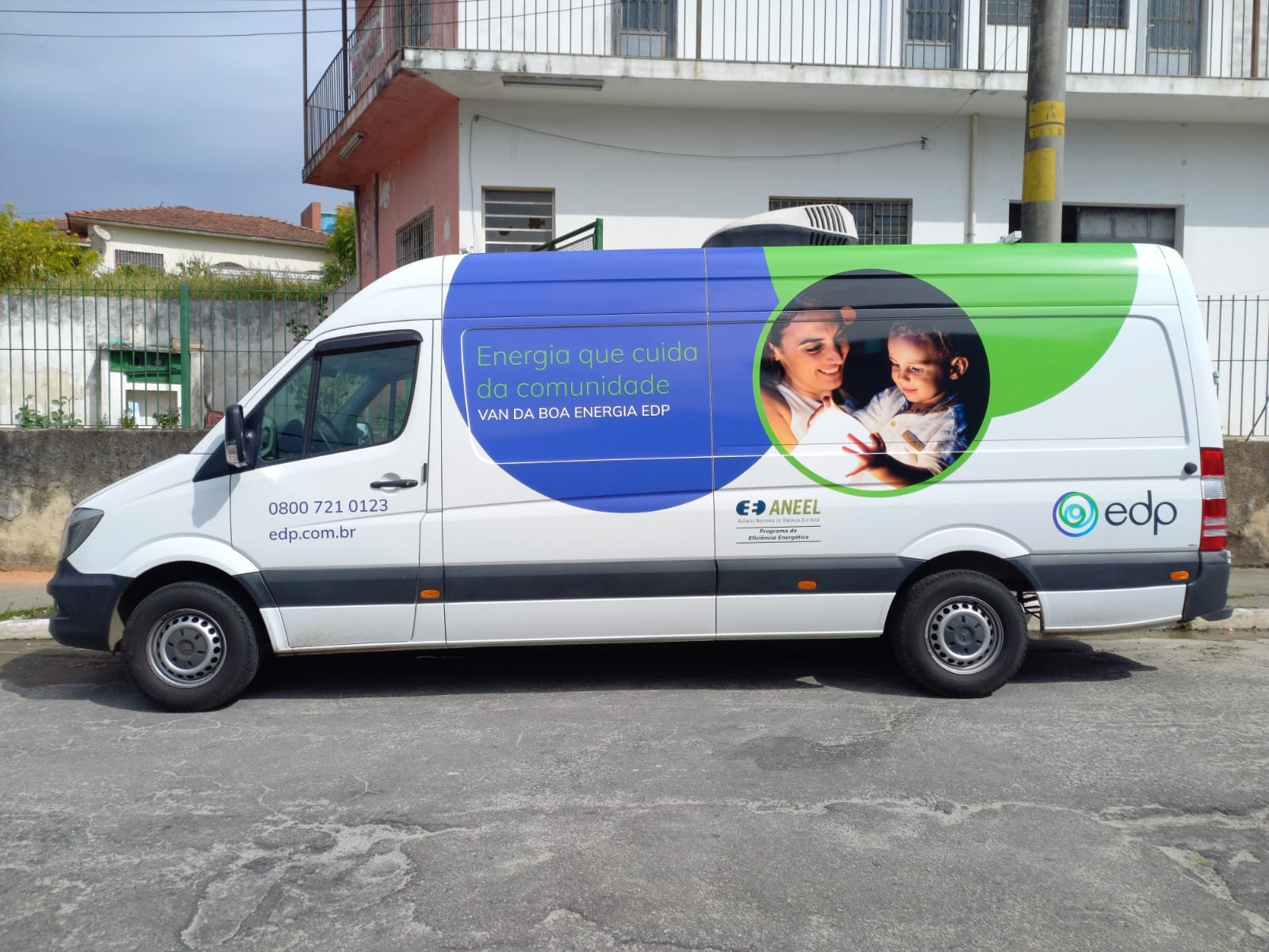 Van da Boa Energia da EDP leva cadastro da Tarifa Social a cidades do Alto Tietê