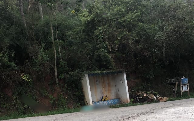 Corpo com marcas de tiros é encontrado em ponto de ônibus de Santa Isabel
