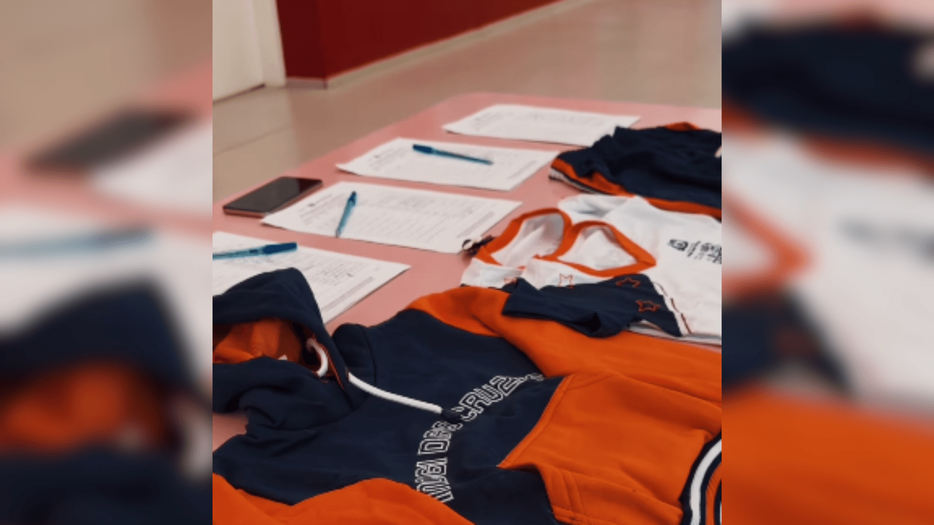MP investiga relação de entrega de uniformes com denúncia de propaganda eleitoral antecipada em Mogi