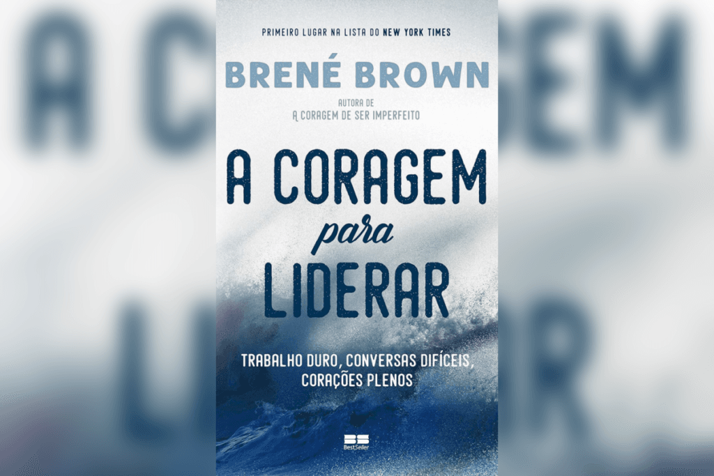 Capa do livro “A Coragem para Liderar”, de Brené Brown, com fundo de ondas e letras em azul