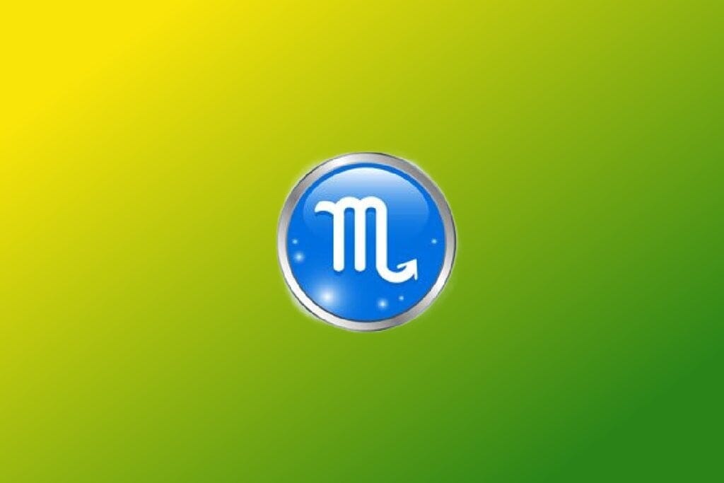 Ilustração do signo de Escorpião com símbolo branco em forma de “m” com cauda em círculo azul com contorno metálico sobre fundo verde e amarelo