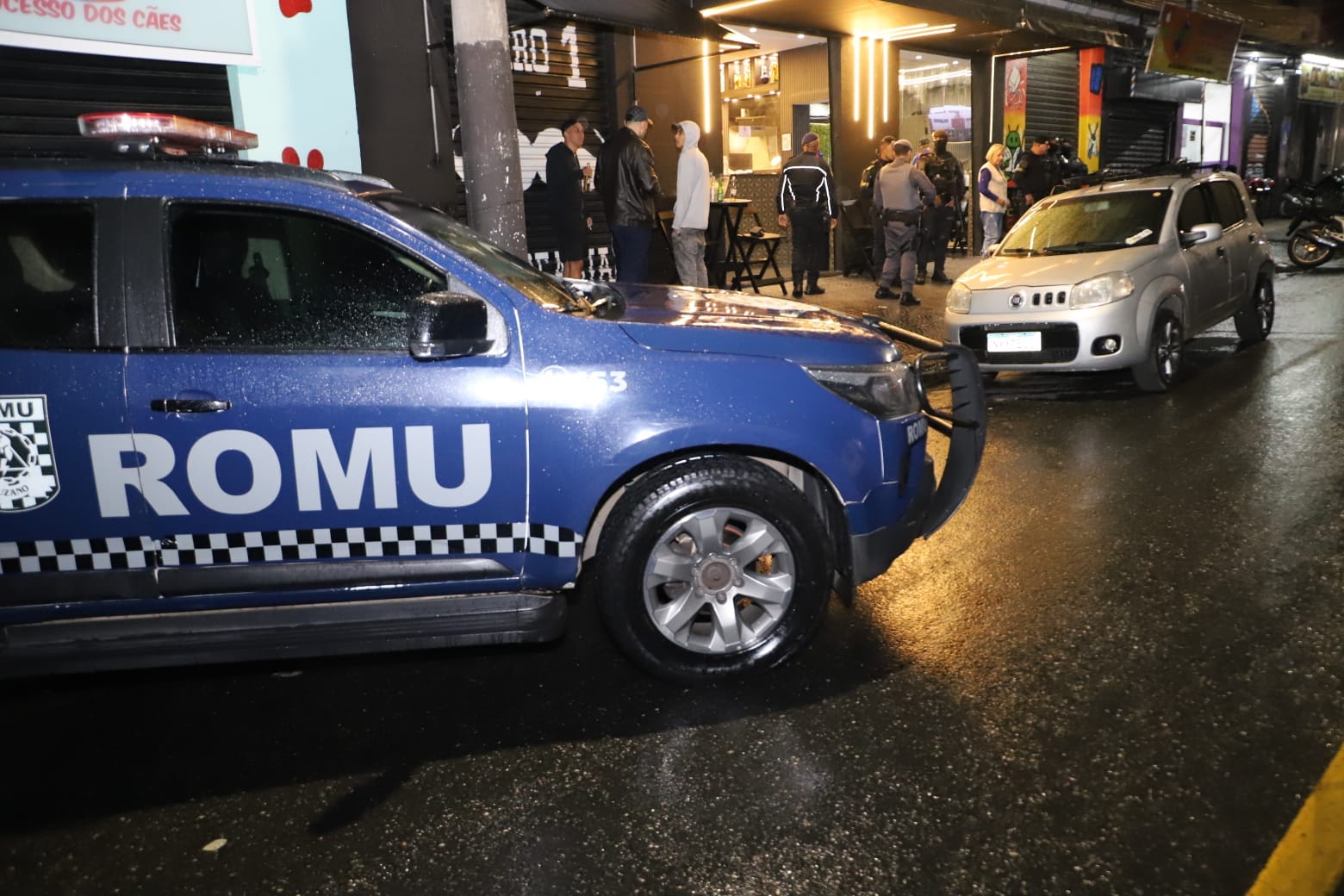 Três estabelecimentos são fechados durante fiscalização em Suzano