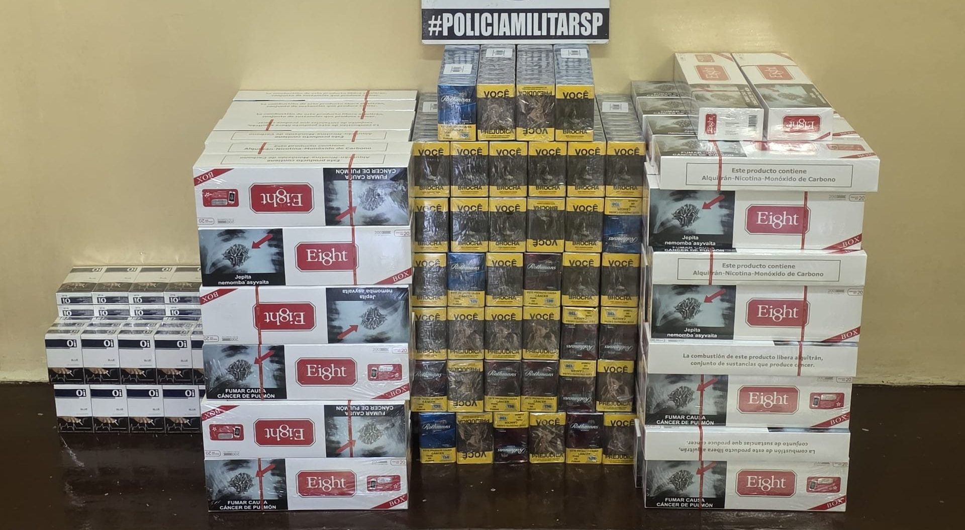 Dupla é presa com mais de 1,3 mil maços de cigarros contrabandeados em Biritiba Mirim