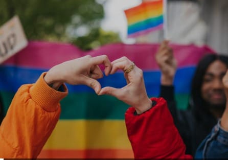 Dia do Orgulho LGBTQIA+: o papel da educação na formação de gerações mais inclusivas
