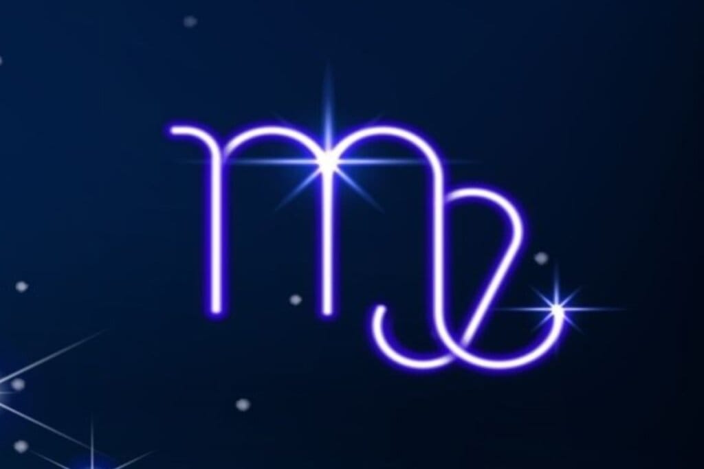 Símbolo do signo de Virgem em roxo em fundo azul-escuro com pontos de luz simbolizando as estrelas