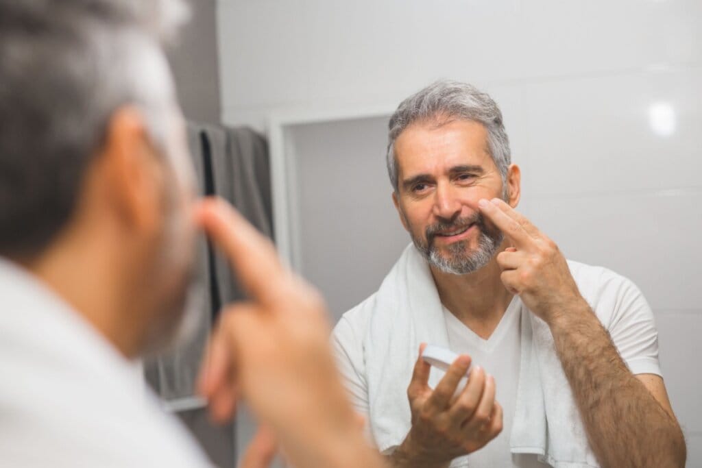 5 cuidados essenciais com barbas grisalhas 