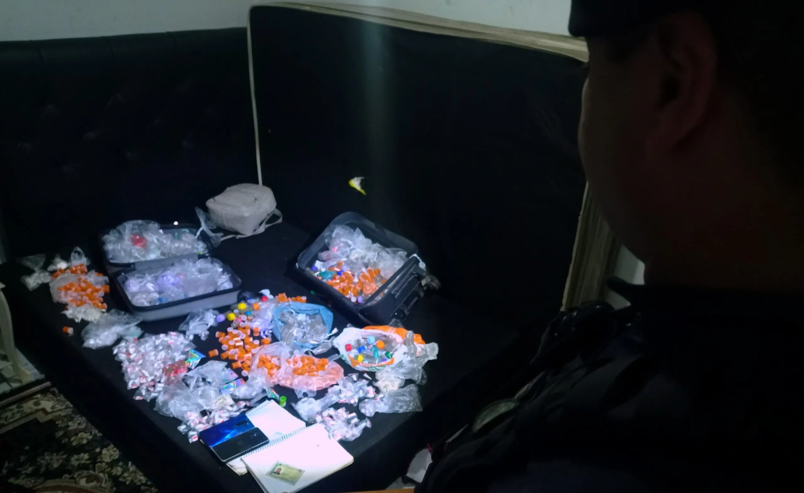 GCM de Itaquá apreende quase 3 mil porções de drogas em 'casa bomba'