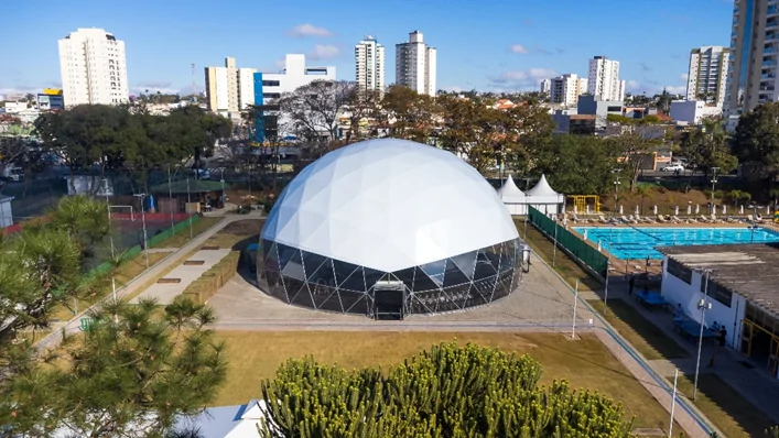 Programação do Sesc Mogi reúne experiências literárias, circo e música