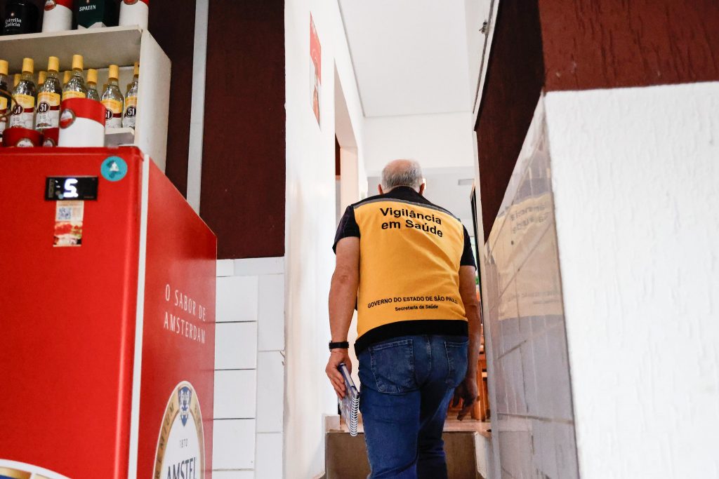 Saúde de SP emite alerta sobre casos de intoxicações por metanol; entenda sintomas