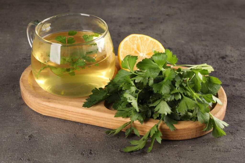 Chá detox: 3 receitas práticas e saudáveis para começar bem a semana