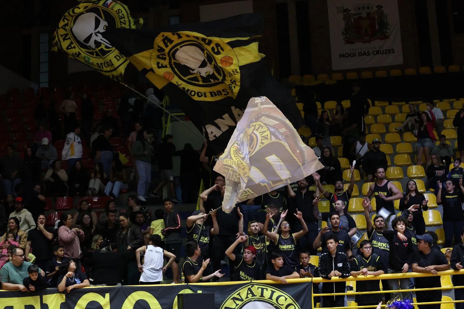 Jogo entre Mogi Basquete e Paulistano tem ingressos gratuitos; veja como garantir