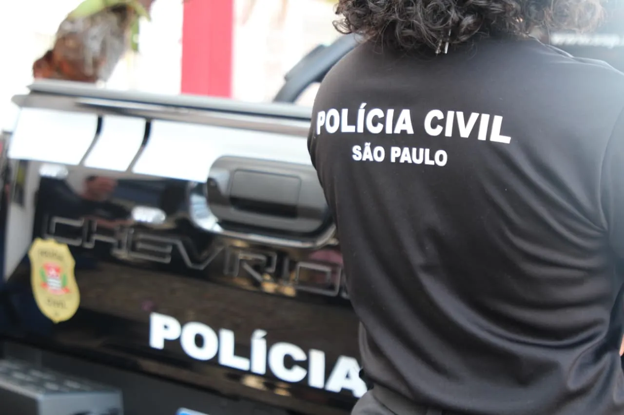 Polícia Civil fecha fábricas clandestinas de celulares no centro de São Paulo