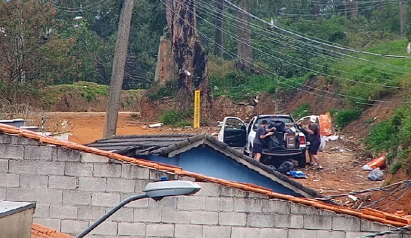 Câmeras flagram descarte irregular e homens são multados em mais de R$9 mil