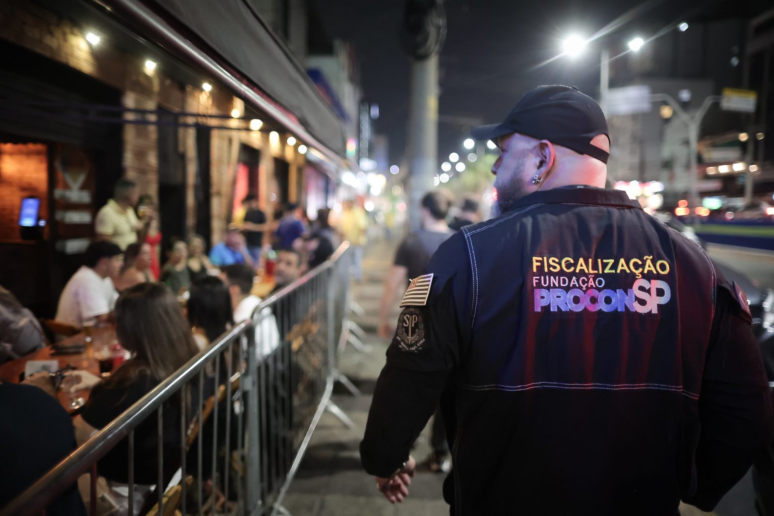 Governo intensifica ações contra falsificação de bebidas; 7 mil garrafas já foram apreendidas