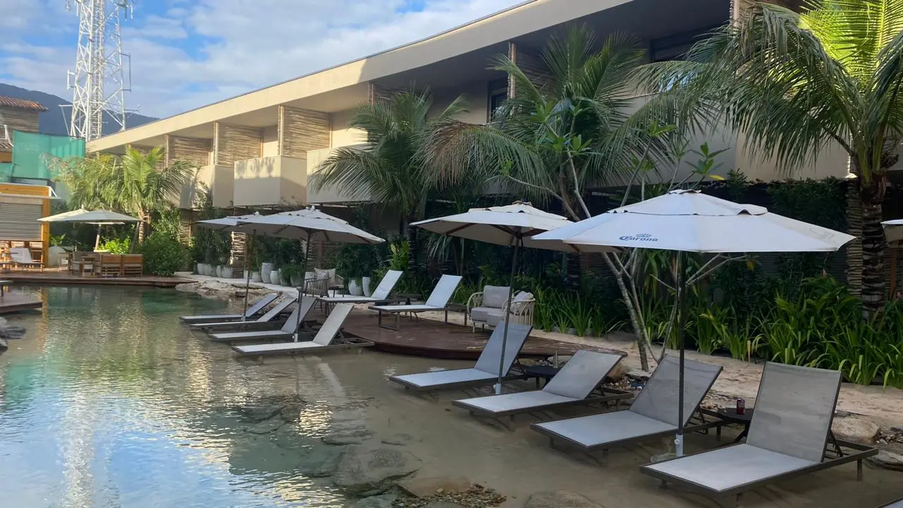 Hotel em Maresias aposta em conceito 'adults only' e mira casais em busca de experiências exclusivas