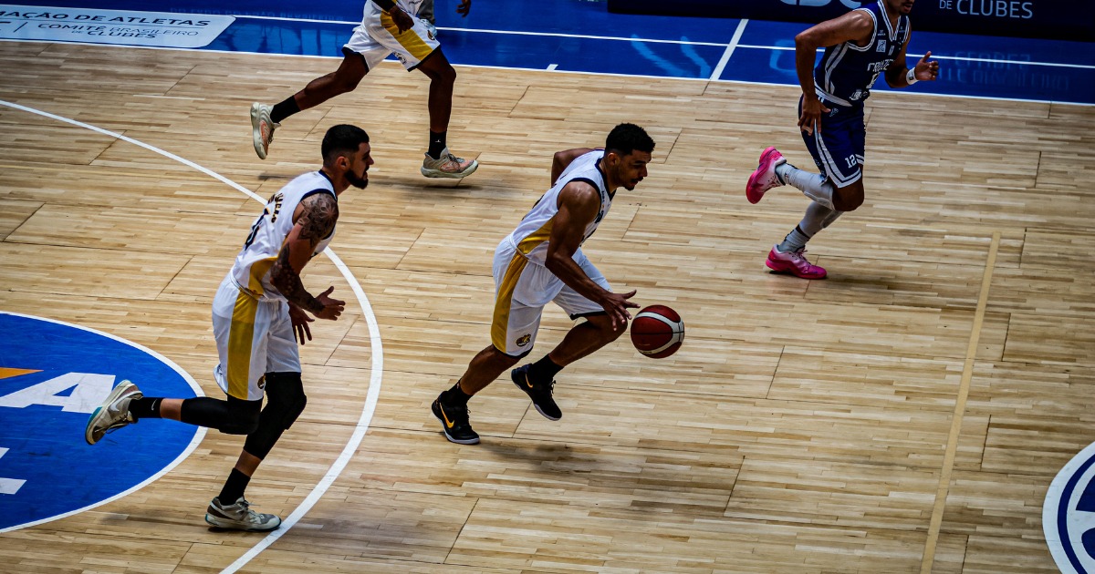 Mogi Basquete conquista primeira vitória no NBB com placar acima de 100 pontos