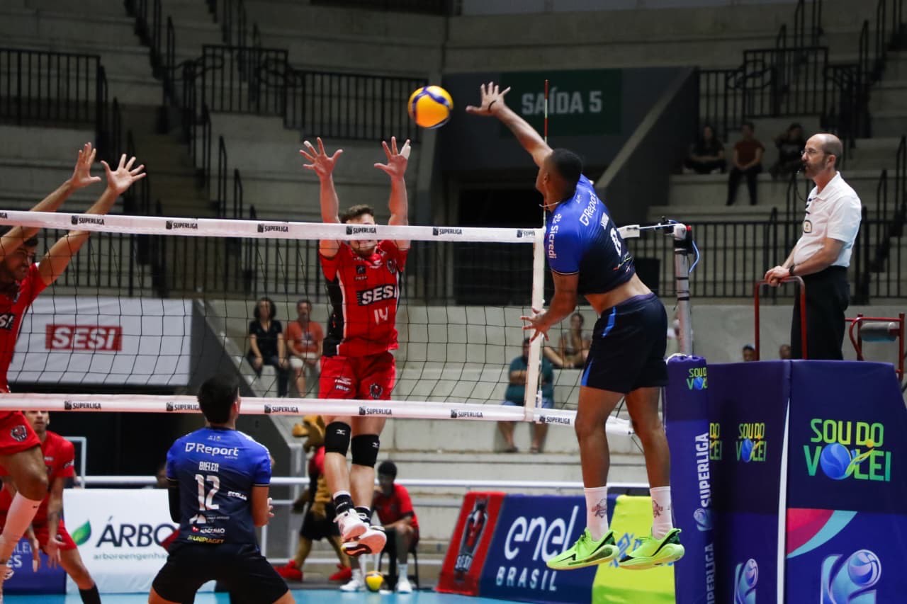 Suzano Vôlei vence Sesi em Bauru e chega ao G4 da Superliga