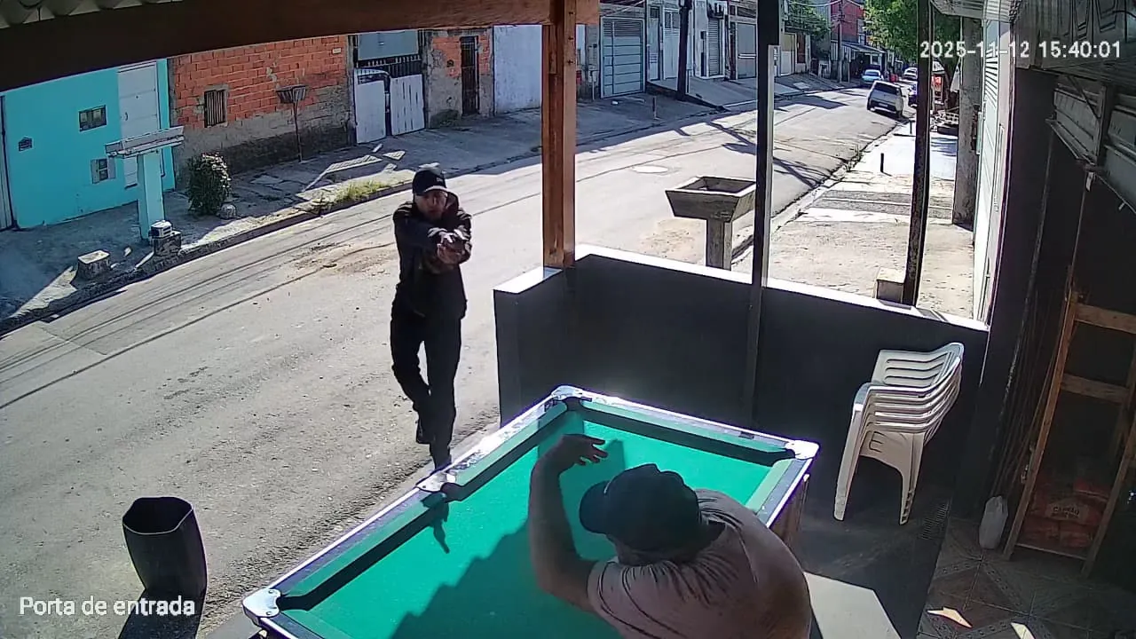 Homem é morto a tiros dentro de bar em Itaquaquecetuba