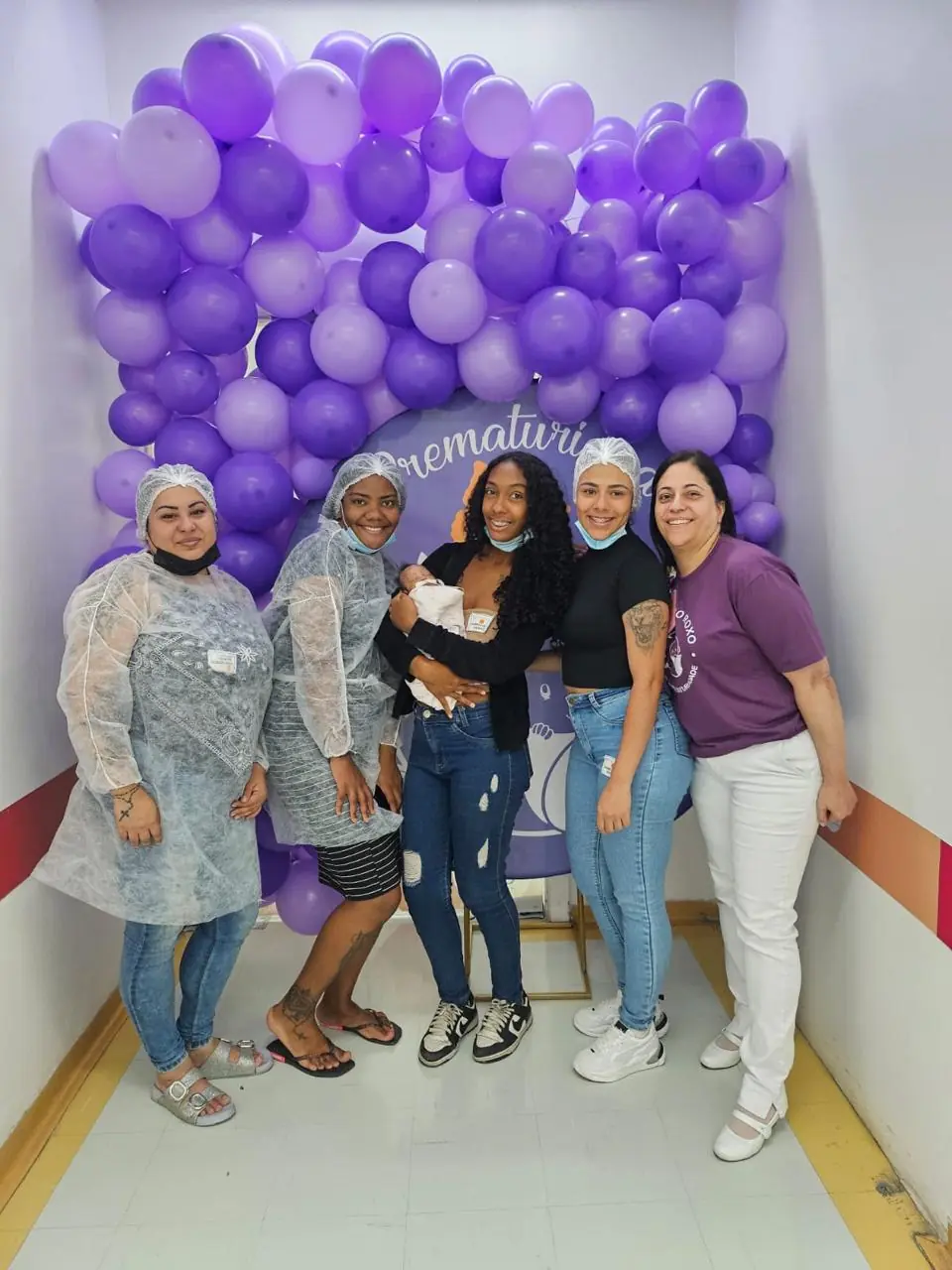 Bebê prematura de 26 semanas recebe alta após 4 meses na Santa Casa de Mogi das Cruzes