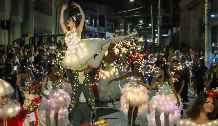 Parada das Luzes acontece em Mogi das Cruzes nesta sexta-feira (19)